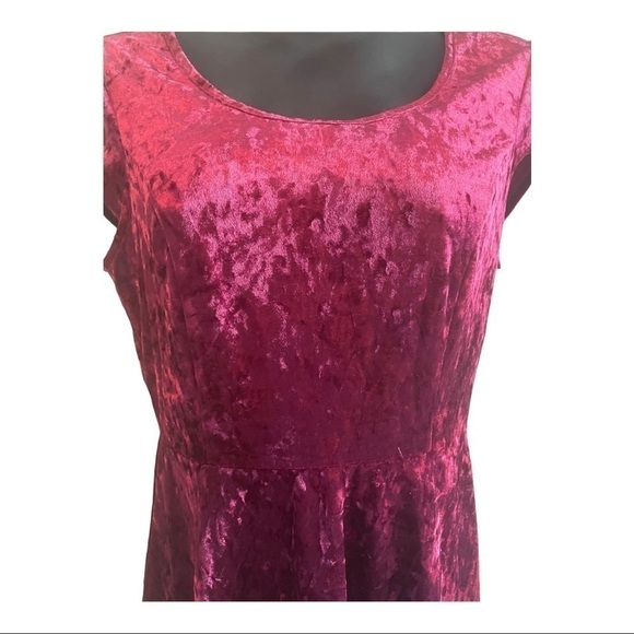 MAU Mau Crushed velvet fit and flare dress - Picture 10 of 10